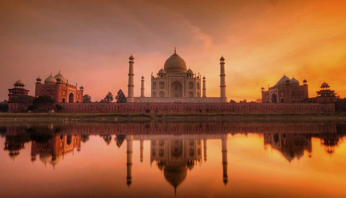 India Taj-Mahal-Sunset.jpg