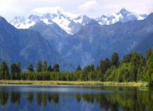 nz_mountain_reflection