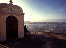 porto_portugal_Cais_do_Marégrafo