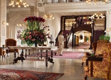 raffles_lobby