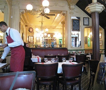A Gourmet stay in Paris and eat at Restaurant Aux Lyonais with Concierge Traveller