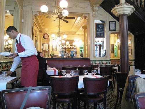 A Gourmet stay in Paris and eat at Restaurant Aux Lyonais with Concierge Traveller
