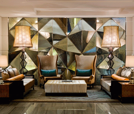 Arrive in style at the Fullerton Bay Hotel, Singapore with Concierge Traveller
