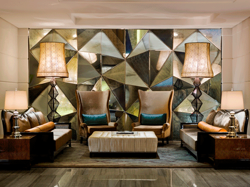 Arrive in style at the Fullerton Bay Hotel, Singapore with Concierge Traveller