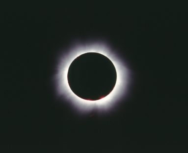 See the total solar eclipse on November 14th in Queensland with Concierge Traveller